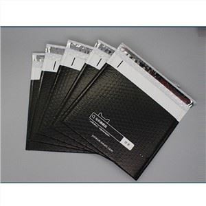 Embalatge de sobres de bombolles